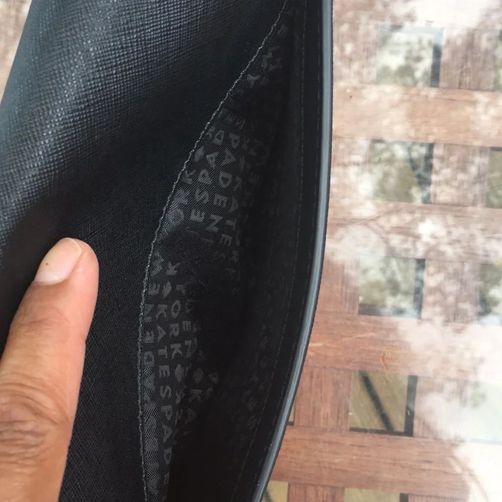 LIKE NEW KATE SPADE CROSSBODY - Picture 13 of 15